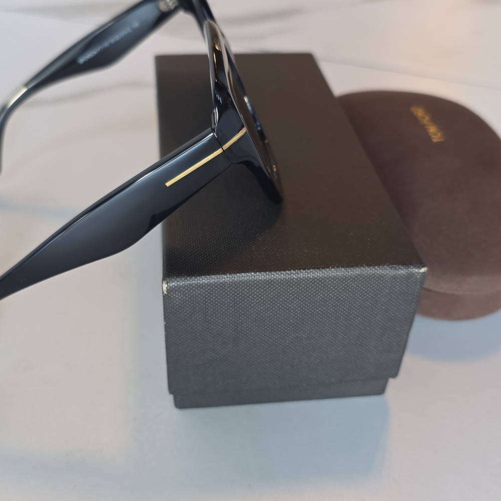 Tom Ford Black and Gold Square Sunglasses - Picture 7 of 7